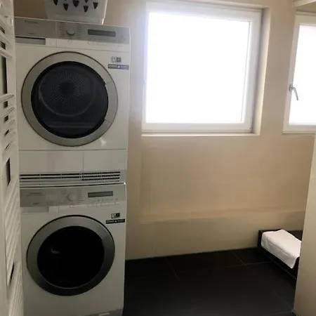 Very Sunny 1br Flat In The City Center - West4