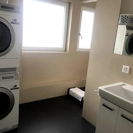 Very Sunny 1br Flat In The City Center - West4 *
